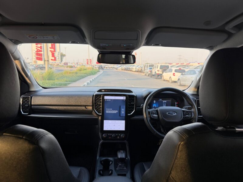 2024 Ford Everest Trend 2.0-liter 4-cylinder Bi-Turbo Diesel Engine White Black SUV GCC Specs