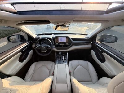2022 Toyota Highlander Platinum 2.5 Litres 4 Cylinders Hybrid Engine Silver White SUV GCC Specs