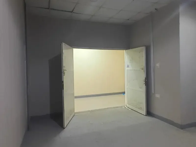 250 sqft BEST STORAGE WAREHOUSE AT UNBEATABLE PRICES - HURRY!