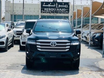 2024 Toyota Land Cruiser GXR 4.0 Litres 6 Cylinders Petrol Engine Black Grey SUV GCC Specs