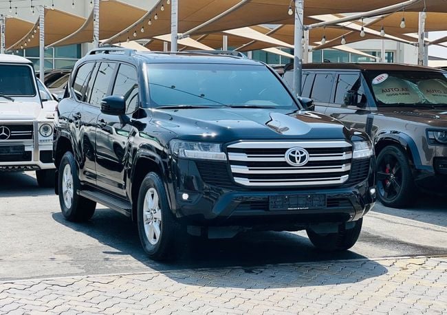 2024 Toyota Land Cruiser GXR 4.0 Litres 6 Cylinders Petrol Engine Black Grey SUV GCC Specs