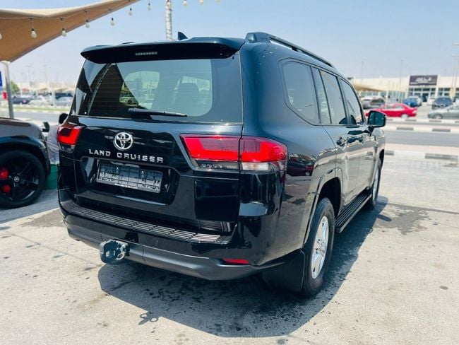 2024 Toyota Land Cruiser GXR 4.0 Litres 6 Cylinders Petrol Engine Black Grey SUV GCC Specs