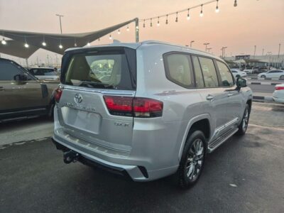 2026 Toyota Land Cruiser GXR 3.5 Litres 6 Cylinders Petrol Engine Silver Beige SUV GCC Specs