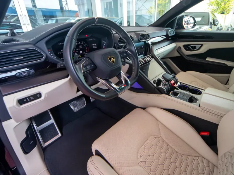 2022 Lamborghini Urus Standard 4.0 Litres V8 Twin-Turbo Petrol Engine Black White SUV