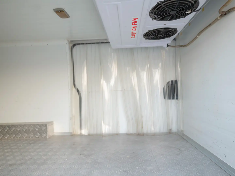 2022 Toyota Hiace GL Standard Roof 2.7 Litres 4 Cylinders Petrol Engine White Grey Van Manual