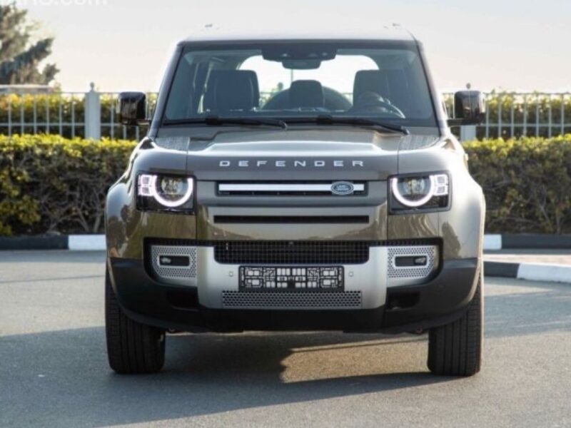 2024 Land Rover Defender 2.0 Litres 4-cylinder Petrol Engine Green Black SUV GCC Specs
