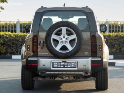 2024 Land Rover Defender 2.0 Litres 4-cylinder Petrol Engine Green Black SUV GCC Specs
