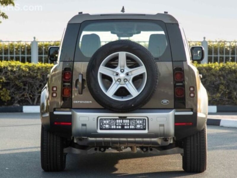 2024 Land Rover Defender 2.0 Litres 4-cylinder Petrol Engine Green Black SUV GCC Specs
