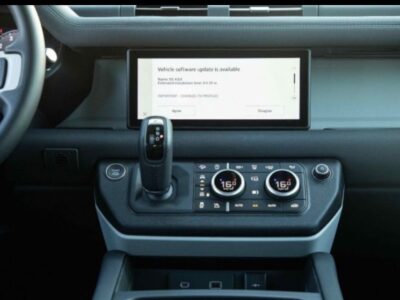 2024 Land Rover Defender 2.0 Litres 4-cylinder Petrol Engine Green Black SUV GCC Specs