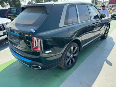 2024 Rolls-Royce Cullinan Black Badge 6.8L twin-turbocharged V12 Engine Grey Orange SUV