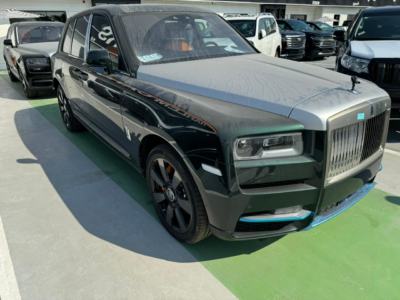 2024 Rolls-Royce Cullinan Black Badge 6.8L twin-turbocharged V12 Engine Grey Orange SUV