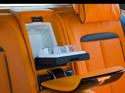 2024 Rolls-Royce Cullinan 6.8L twin-turbocharged V12 Petrol Engine Black Orange SUV