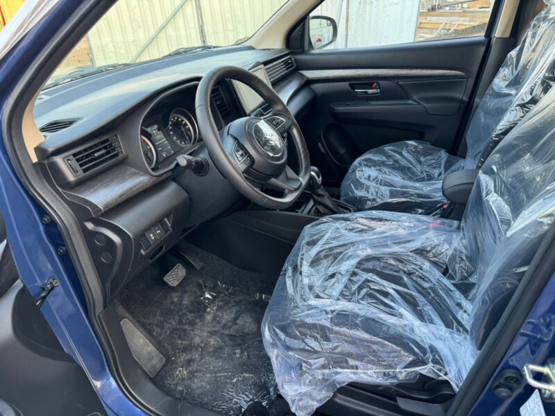 2024 Suzuki Ertiga 1.5 Litres 4-cylinder Petrol Engine Blue Black SUV GCC Specs