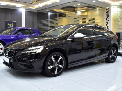 2018 Volvo V-Class T5 R-Design 4 Cylinders Petrol Engine Black Hatchback GCC Specs Automatic