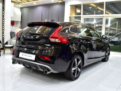 2018 Volvo V-Class T5 R-Design 4 Cylinders Petrol Engine Black Hatchback GCC Specs Automatic