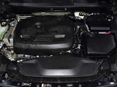 2018 Volvo V-Class T5 R-Design 4 Cylinders Petrol Engine Black Hatchback GCC Specs Automatic