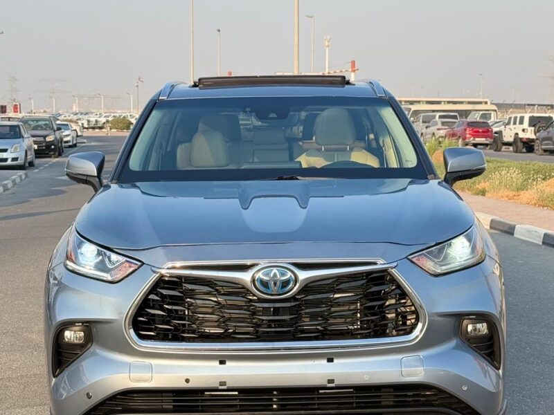 2022 Toyota Highlander Platinum 2.5 Litres 4 Cylinders Hybrid Engine Silver White SUV GCC Specs