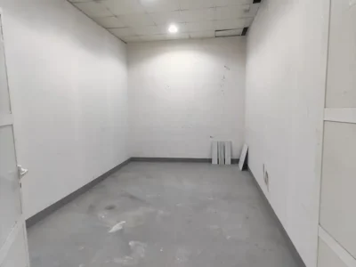 420 sqft MINIMALIST AND RELIABLE STORAGE SPACE IN A PRIME INDUSTRIAL LOCATION