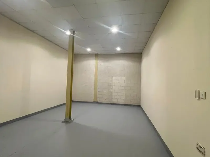 480 sqft SECURE AND RELIABLE WAREHOUSE UNIT FOR HASSLE-FREE STORAGE SOLUTIONS