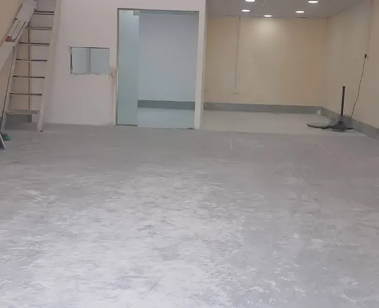 1,460 sqft Individual Warehouse Entrance with Convenient Loading/Unloading Access