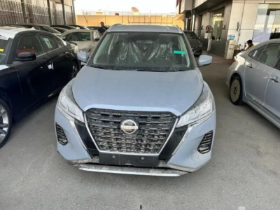 2025 Nissan Kicks 2.0 Litres 4 Cylinders Petrol Engine Silver Black SUV GCC Specs
