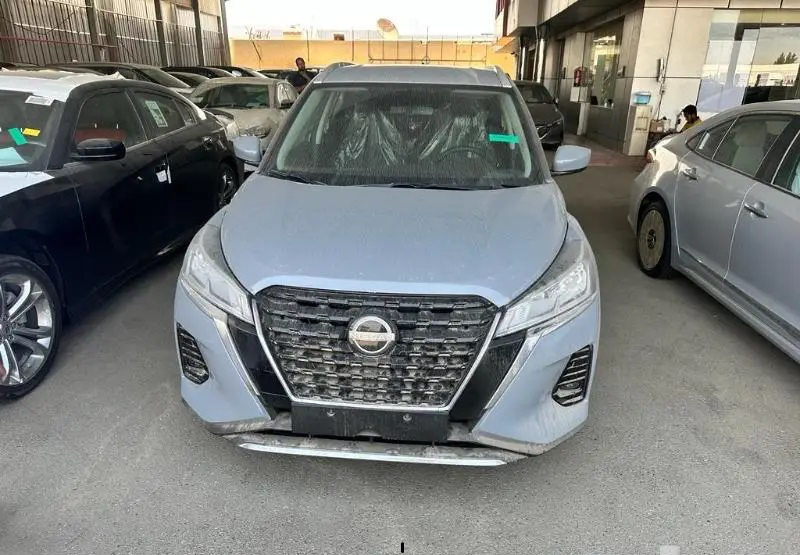 2025 Nissan Kicks 2.0 Litres 4 Cylinders Petrol Engine Silver Black SUV GCC Specs