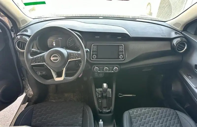 2025 Nissan Kicks 2.0 Litres 4 Cylinders Petrol Engine Silver Black SUV GCC Specs