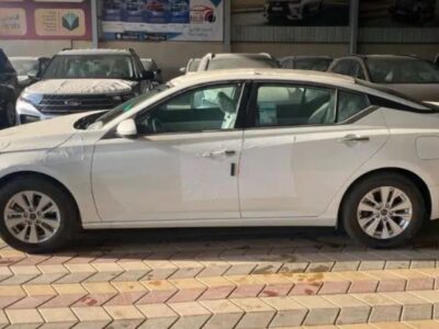 2026 Nissan Altima 2.5 Litres 4 Cylinders Petrol Engine White Beige Sedan GCC Specs