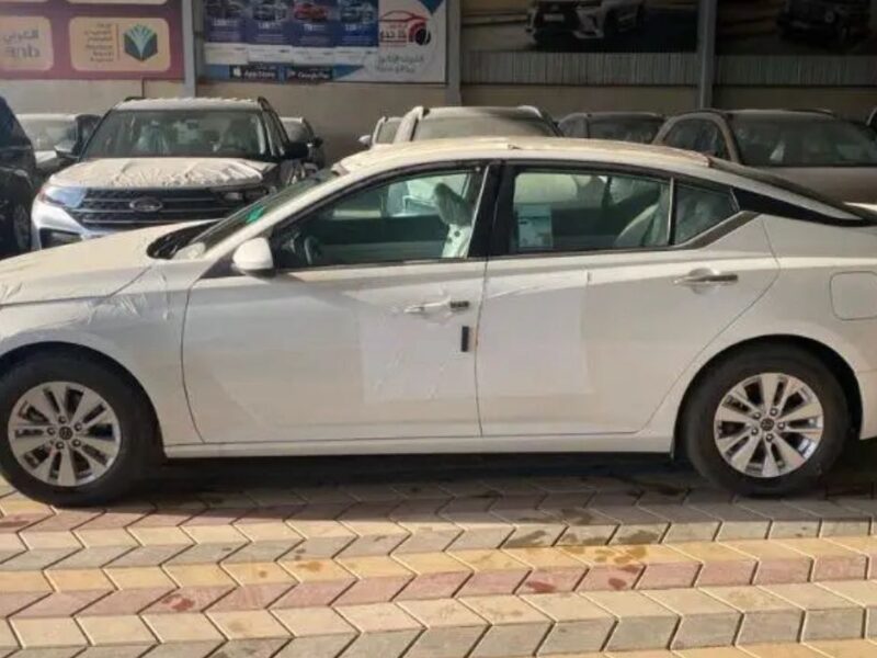 2026 Nissan Altima 2.5 Litres 4 Cylinders Petrol Engine White Beige Sedan GCC Specs