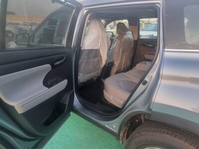 2026 Toyota Highlander 2.5 Litres inline‑4 hybrid Engine Grey SUV GCC Specs Automatic