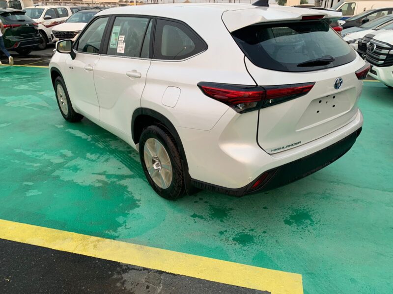 2025 Toyota Highlander 2.5 Litres inline‑4 hybrid Engine White Grey SUV GCC Specs Automatic