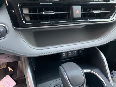 2025 Toyota Highlander 2.5 Litres inline‑4 hybrid Engine White Grey SUV GCC Specs Automatic