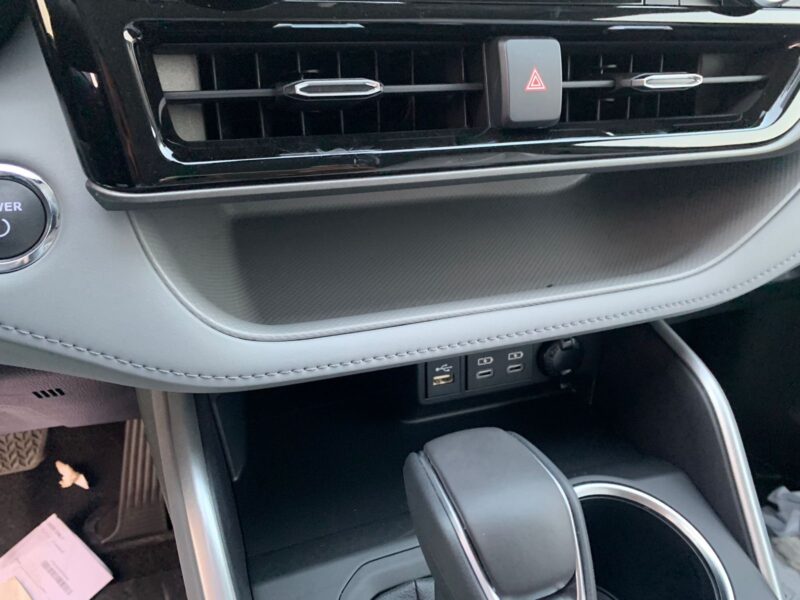 2025 Toyota Highlander 2.5 Litres inline‑4 hybrid Engine White Grey SUV GCC Specs Automatic