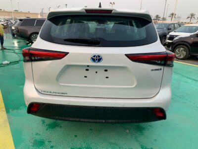 2025 Toyota Highlander 2.5 Litres inline‑4 hybrid Engine White Grey SUV GCC Specs Automatic