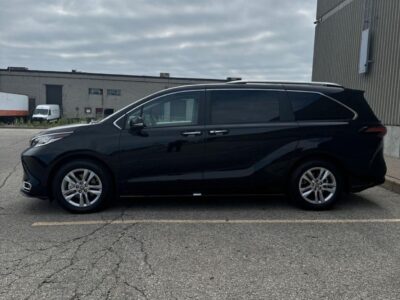 2026 Toyota Sienna Top Hybrid Minivan 2.5 Litres 4 Cylinders Engine Black Grey Van Automatic