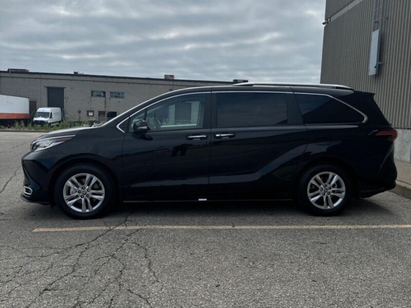 2026 Toyota Sienna Top Hybrid Minivan 2.5 Litres 4 Cylinders Engine Black Grey Van Automatic