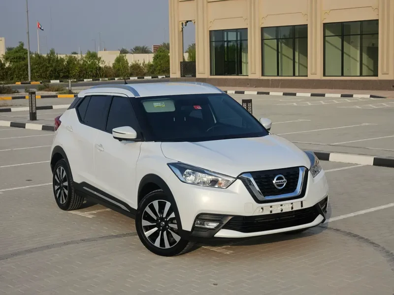 2018 Nissan Kicks SR 4 Cylinders Petrol Engine White Black SUV GCC Specs Automatic
