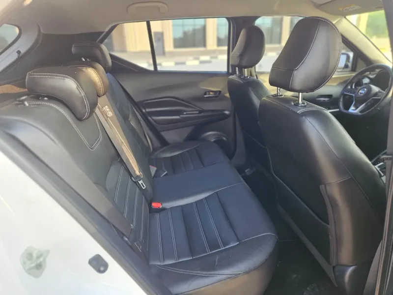 2018 Nissan Kicks SR 4 Cylinders Petrol Engine White Black SUV GCC Specs Automatic