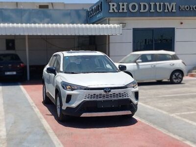 2026 Toyota Corolla Cross GLI 2.0 Litres HEV 4 Cylinders Engine White Black SUV Chinese Specs