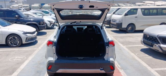 2026 Toyota Corolla Cross GLI 2.0 Litres HEV 4 Cylinders Engine White Black SUV Chinese Specs