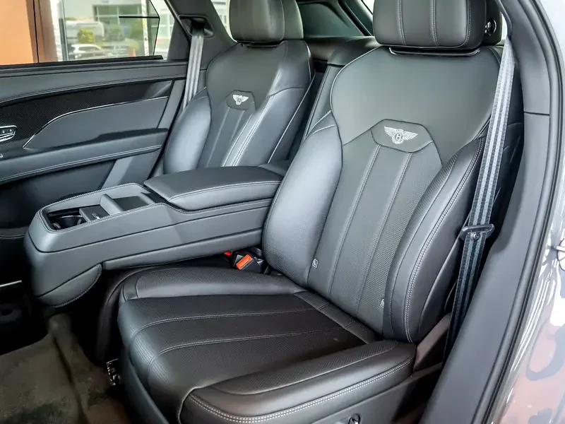 2023 Bentley Bentayga EWB 4.0 Litres Twin-Turbo V8 Petrol Engine Grey Black SUV