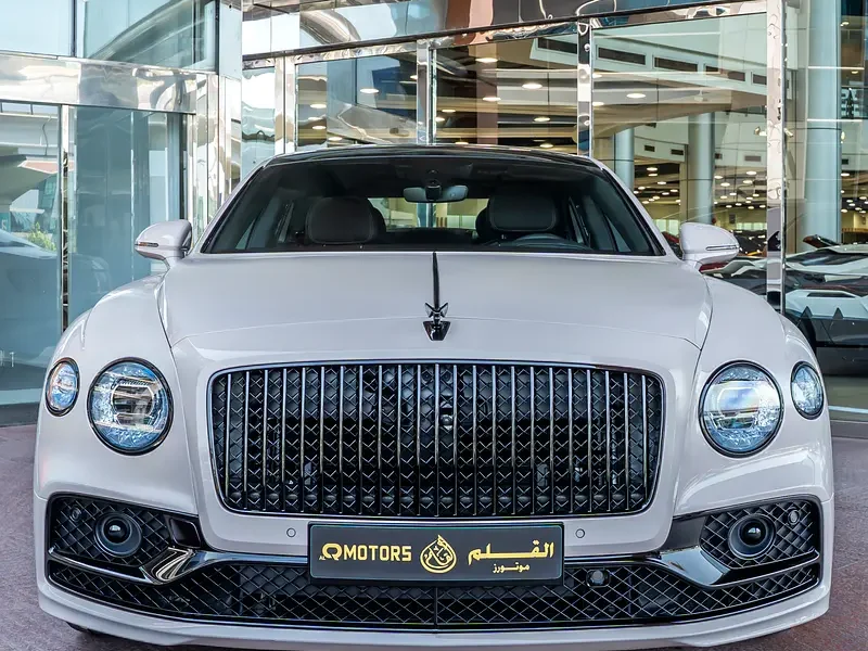 2023 Bentley Flying Spur Hybrid twin-turbocharged V6 Petrol Engine Beige Black Sedan Automatic
