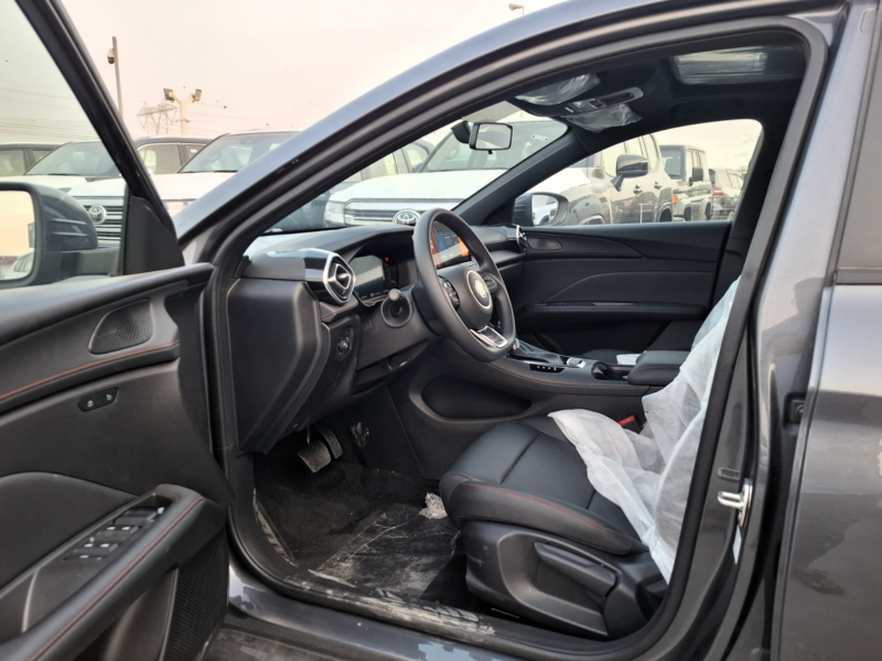 2026 MG MG5 1.5 Litres 4 Cylinders Petrol Engine Grey Black Sedan Chinese Specs