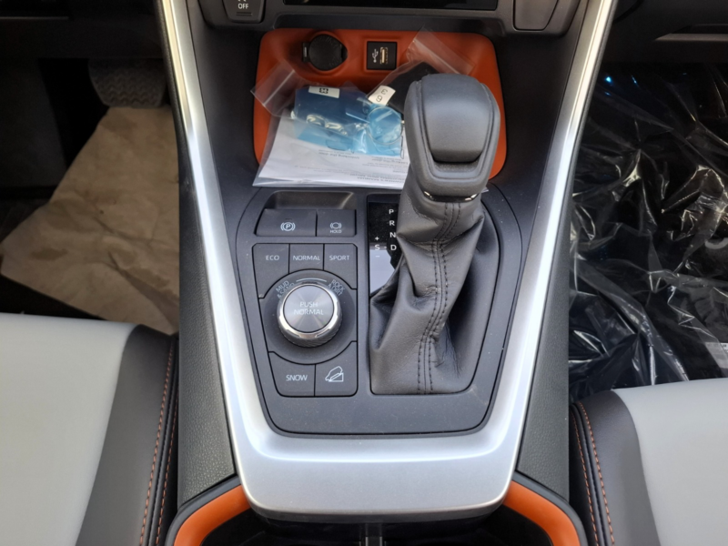 2025 Toyota Rav 4 Adventure 2.5L 4-Cylinder, DOHC, Dual VVT-i Engine Black Grey SUV GCC Specs