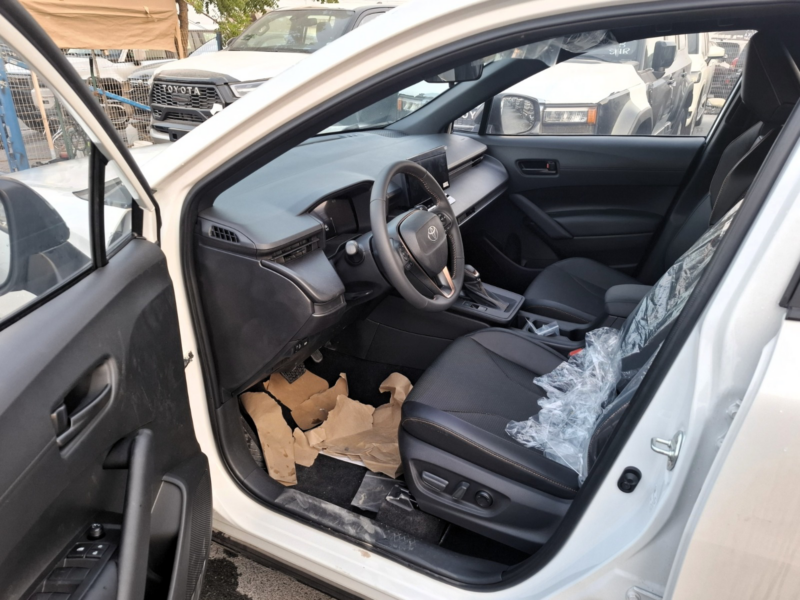 2026 Toyota Corolla Cross Hybrid 2.0-liter 4-cylinder Engine White Black SUV Chinese Elite Edition