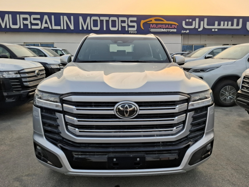 2026 Toyota Land Cruiser GXR 3.5 Litres Twin-Turbo 6 Cylinders Hybrid Engine Silver Black SUV GCC Specs