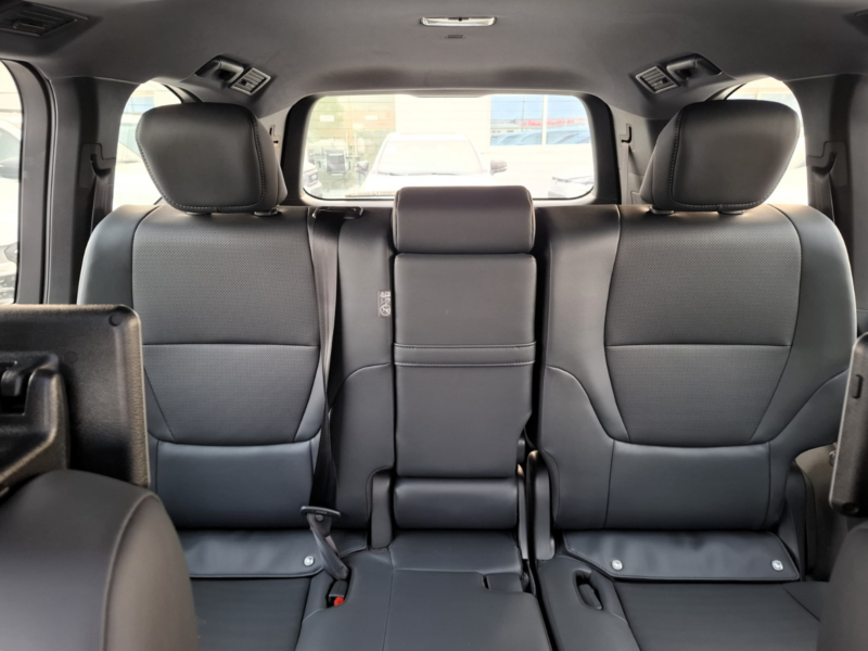 2026 Toyota Land Cruiser GXR 3.5 Litres Twin-Turbo 6 Cylinders Hybrid Engine Silver Black SUV GCC Specs
