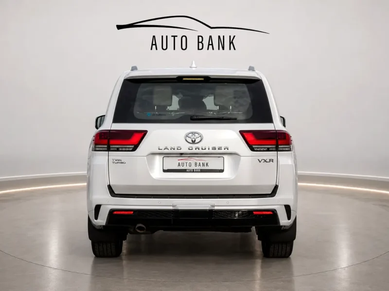 2026 Toyota Land Cruiser VXR 3.5 Litres Twin-Turbo 6 Cylinders Petrol Engine White Red SUV GCC Specs