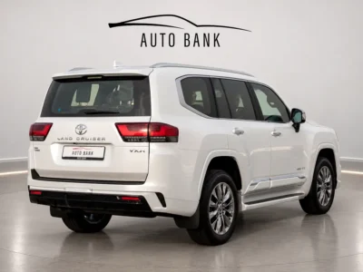 2026 Toyota Land Cruiser VXR 3.5 Litres Twin-Turbo 6 Cylinders Petrol Engine White Red SUV GCC Specs
