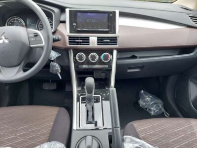 2026 Mitsubishi Xpander 1.5L DOHC 4-cylinder Petrol Engine White Brown SUV GCC Specs